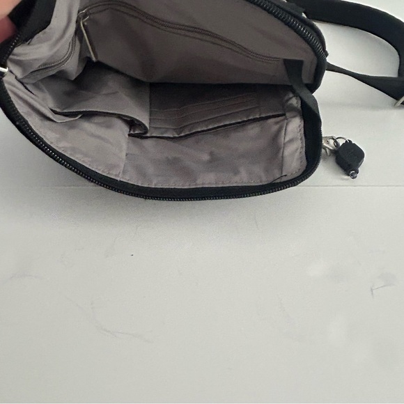 Travelon Anti-Theft Classic Slim Double Zip Crossbody Bag - Picture 11 of 12